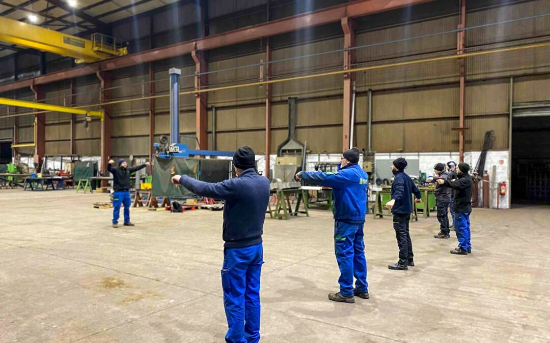 Préserver la santé de nos équipes : l’échauffement, un rituel quotidien chez Sitral Industrie SA